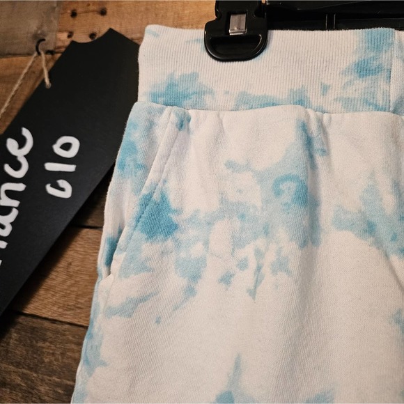 Disney women's Disneyland tie dye design sweat shorts size M - Picture 4 of 10